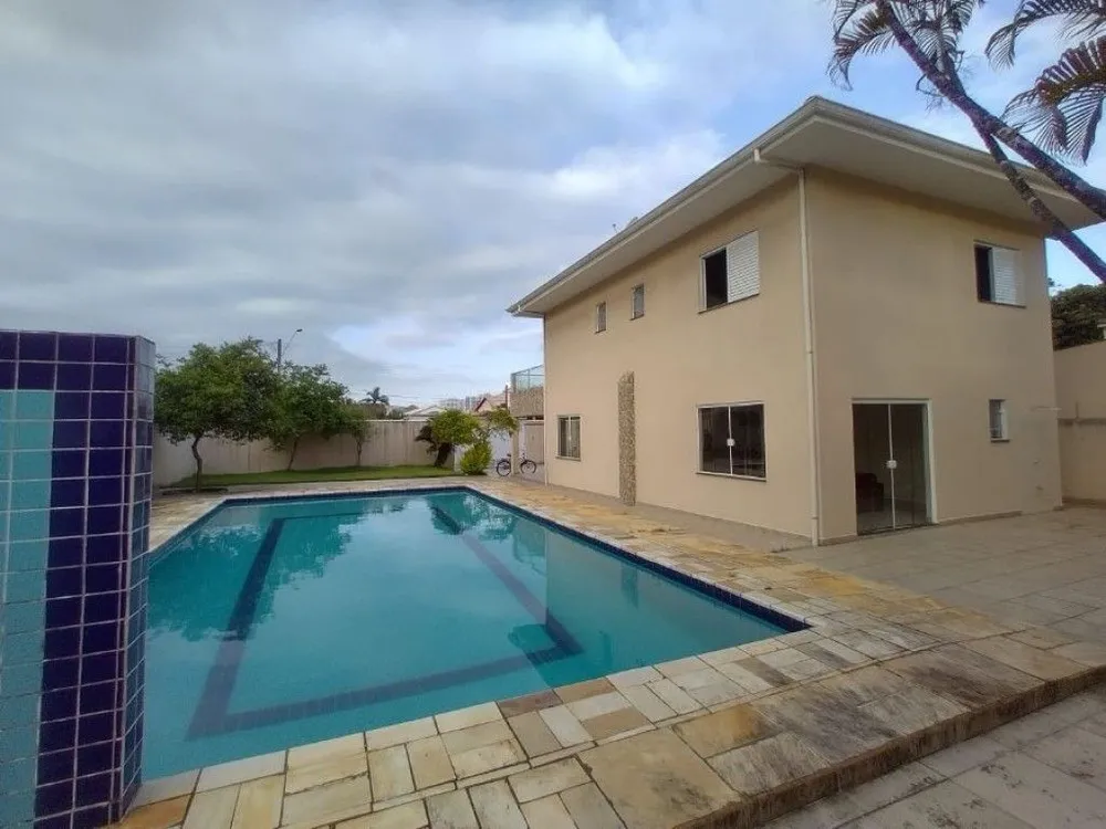 Casa, 4 quartos, 297 m² - Foto 1