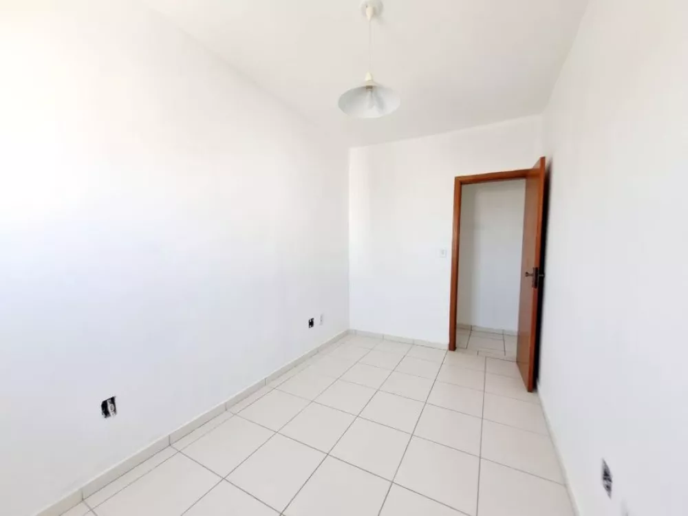 Apartamento para alugar com 2 quartos, 60m² - Foto 2