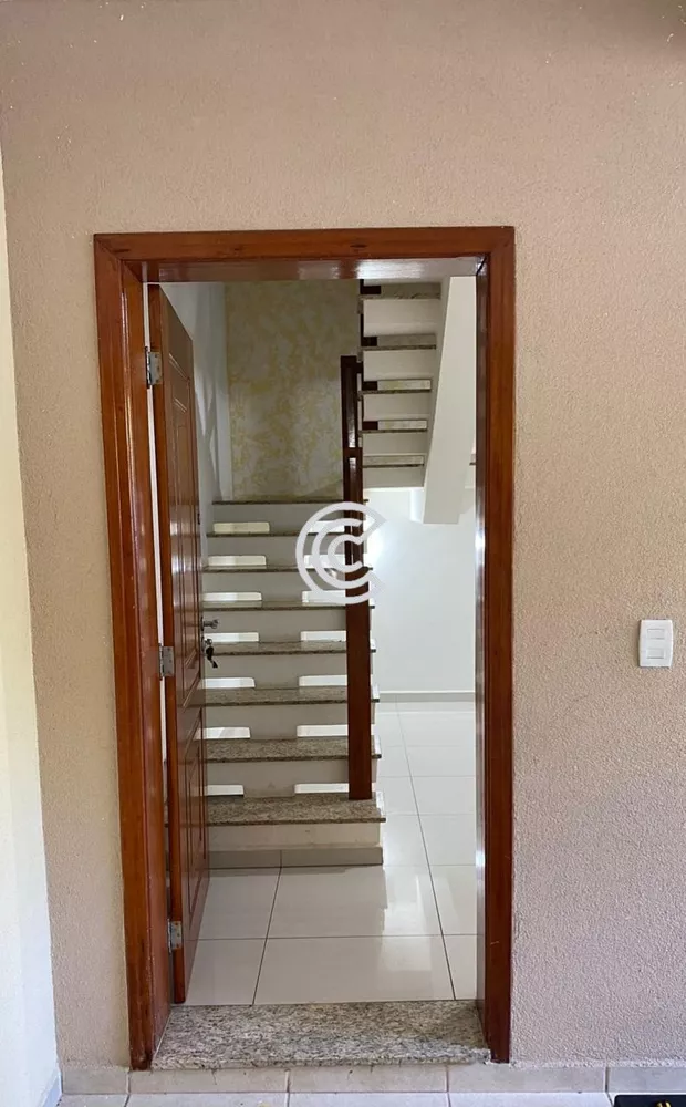 Casa à venda com 3 quartos, 230m² - Foto 4