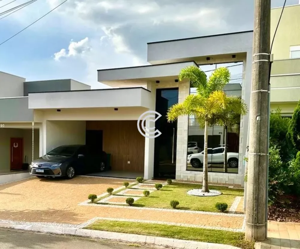 Casa à venda com 3 quartos, 250m² - Foto 1