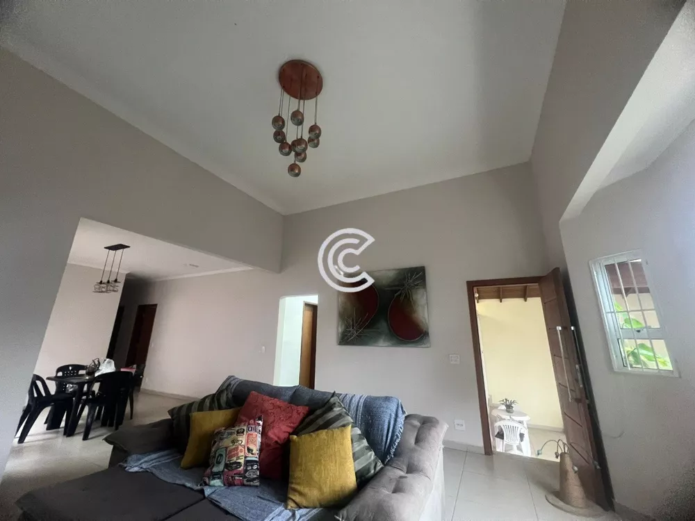 Casa à venda com 3 quartos, 148m² - Foto 4