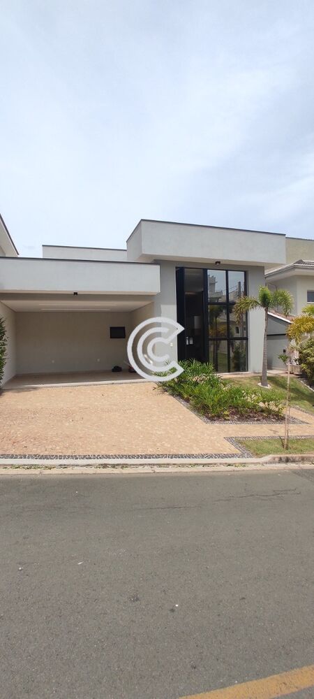 Casa à venda com 3 quartos, 300m² - Foto 1
