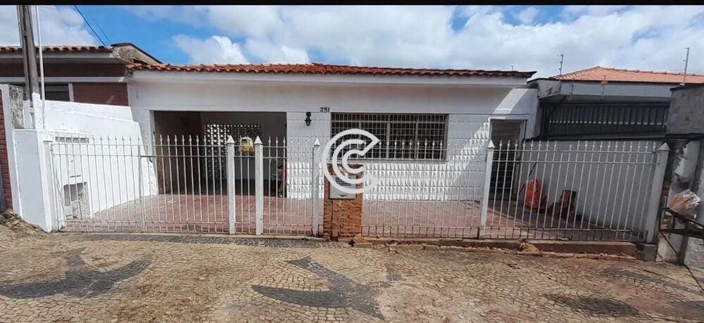 Casa à venda com 3 quartos, 250m² - Foto 1