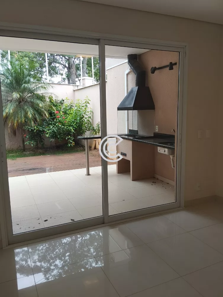 Casa à venda com 3 quartos, 211m² - Foto 4