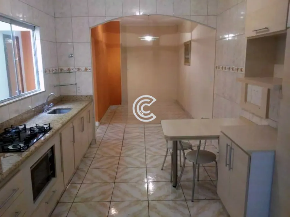 Casa, 3 quartos, 300 m² - Foto 2