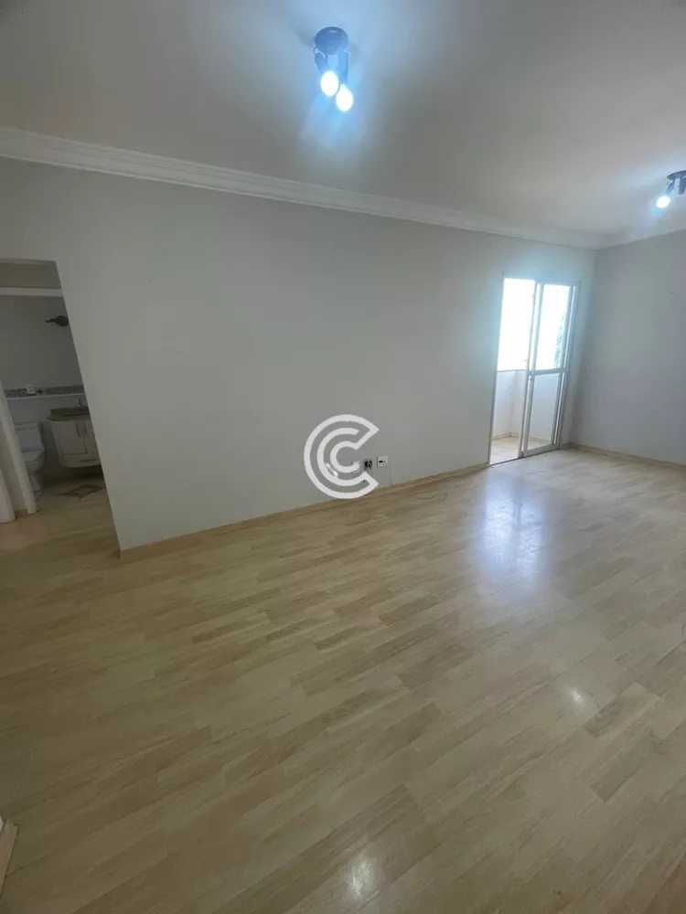 Apartamento à venda com 2 quartos, 70m² - Foto 3