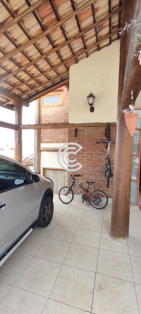 Casa à venda com 3 quartos, 300m² - Foto 2