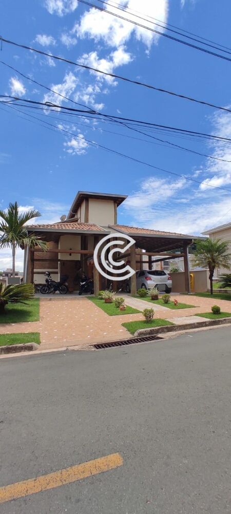 Casa à venda com 3 quartos, 300m² - Foto 1