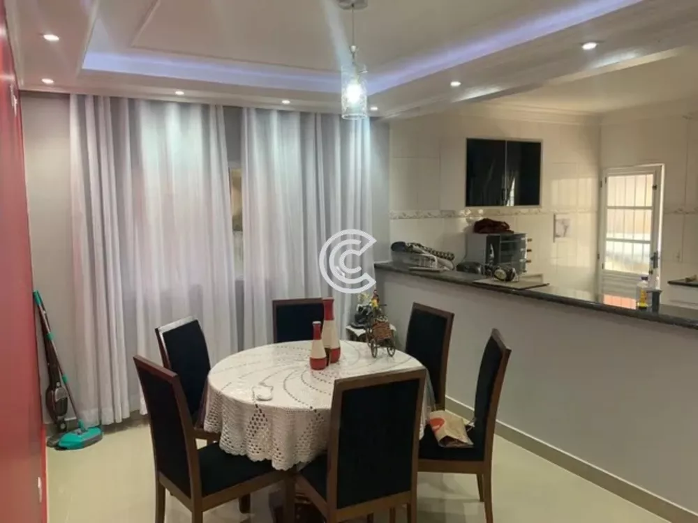 Casa à venda com 3 quartos, 150m² - Foto 1