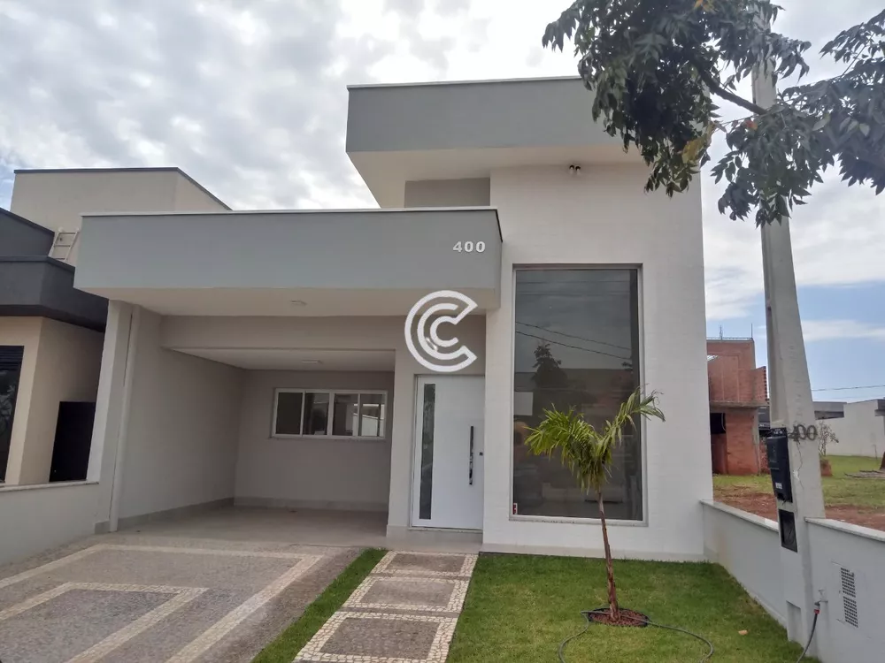 Casa à venda com 3 quartos, 133m² - Foto 1