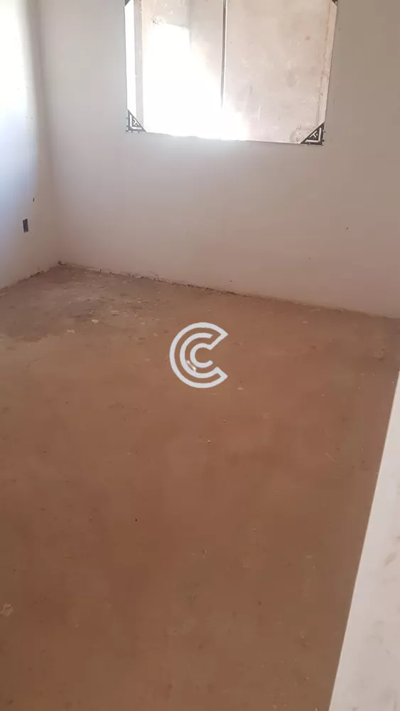 Casa à venda com 3 quartos, 178m² - Foto 1