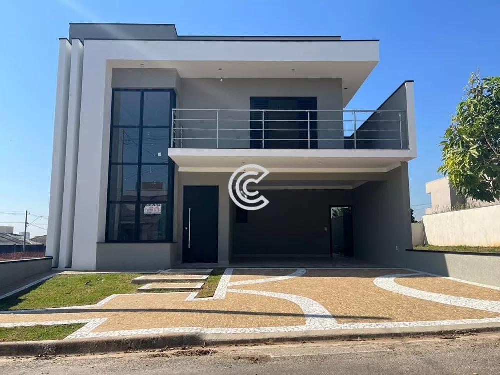 Casa à venda com 3 quartos, 250m² - Foto 1