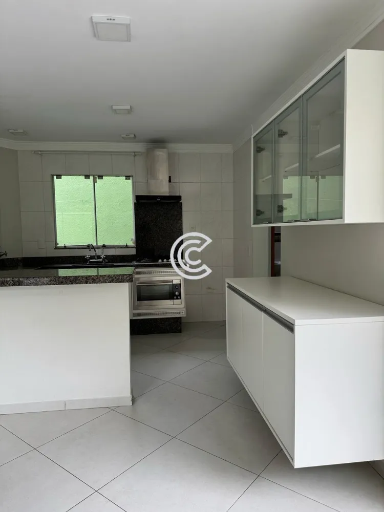 Casa, 3 quartos, 259 m² - Foto 2