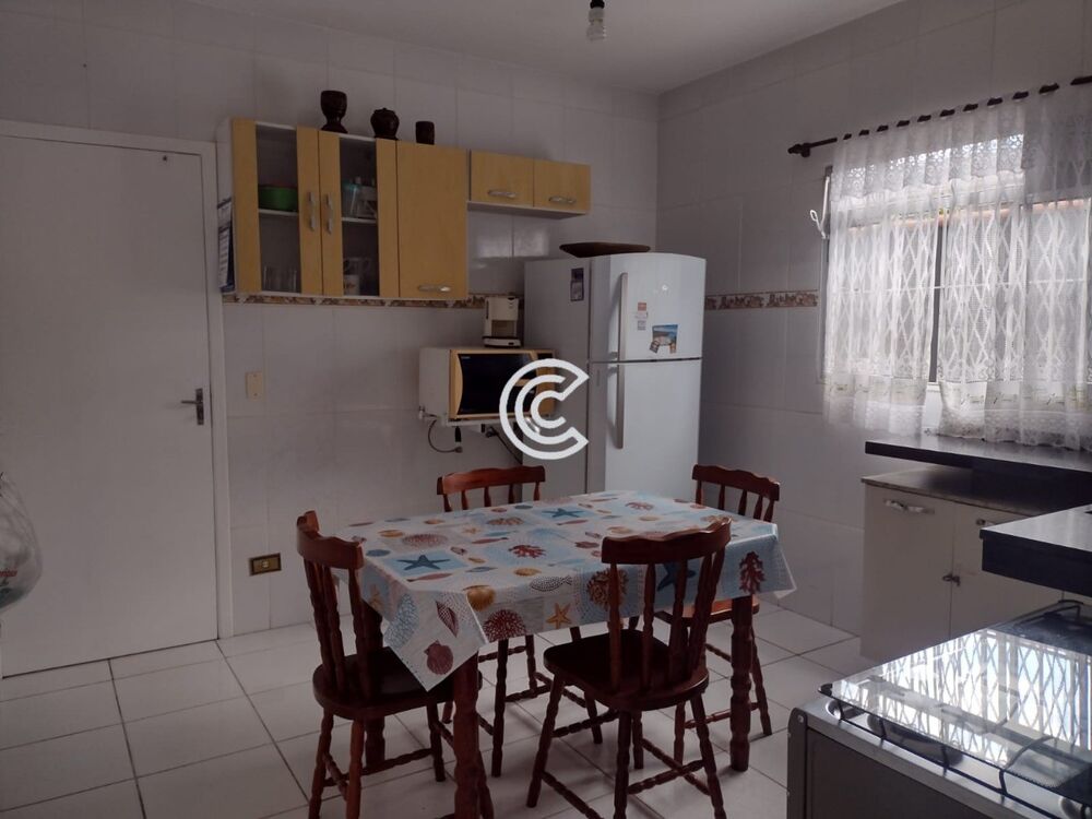 Casa à venda com 2 quartos, 150m² - Foto 1