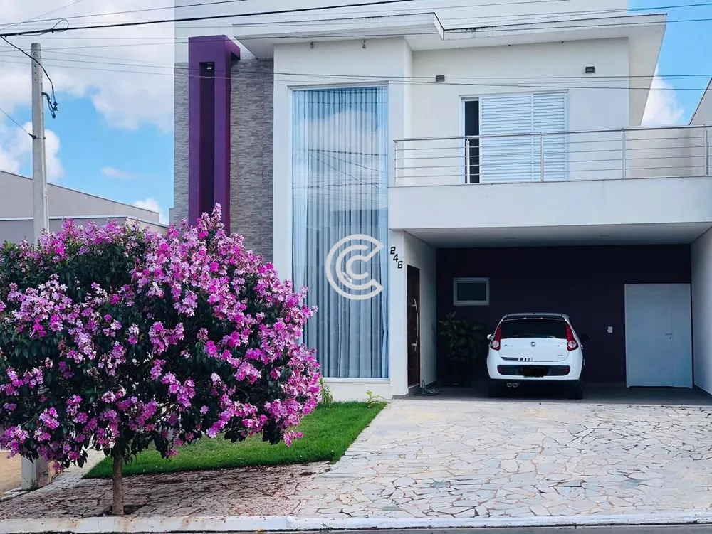 Casa à venda com 3 quartos, 250m² - Foto 1