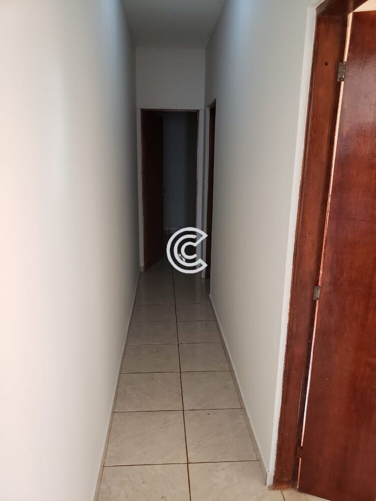 Casa à venda com 2 quartos, 125m² - Foto 4