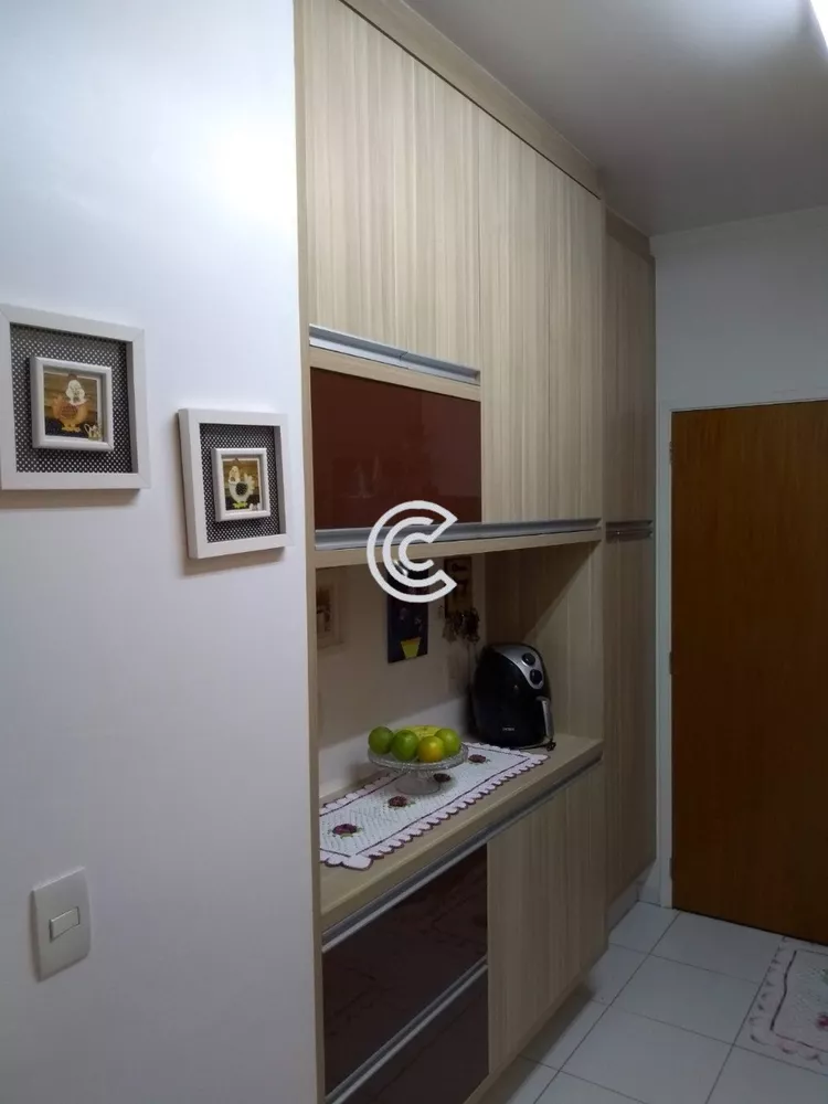 Apartamento à venda com 2 quartos, 77m² - Foto 3