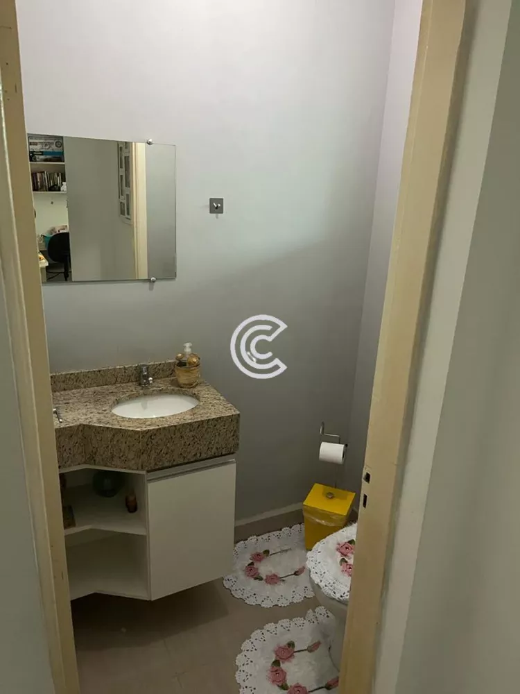 Casa à venda com 4 quartos, 250m² - Foto 4