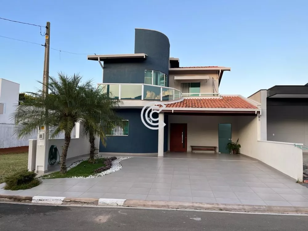 Casa à venda com 4 quartos, 250m² - Foto 1