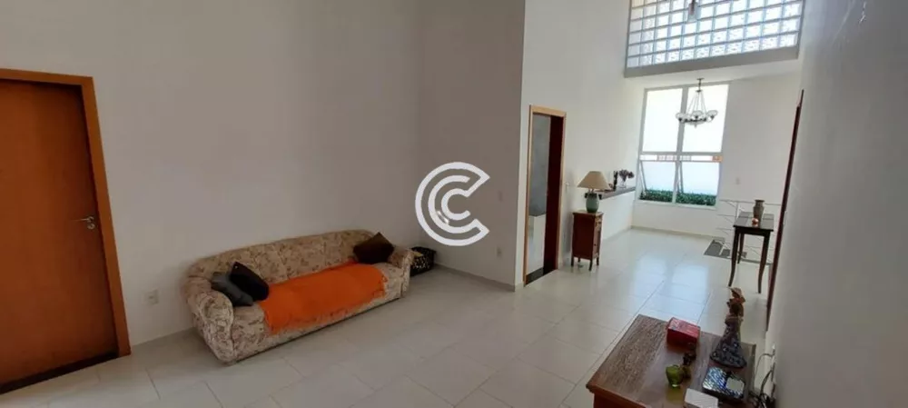 Casa à venda com 4 quartos, 327m² - Foto 4