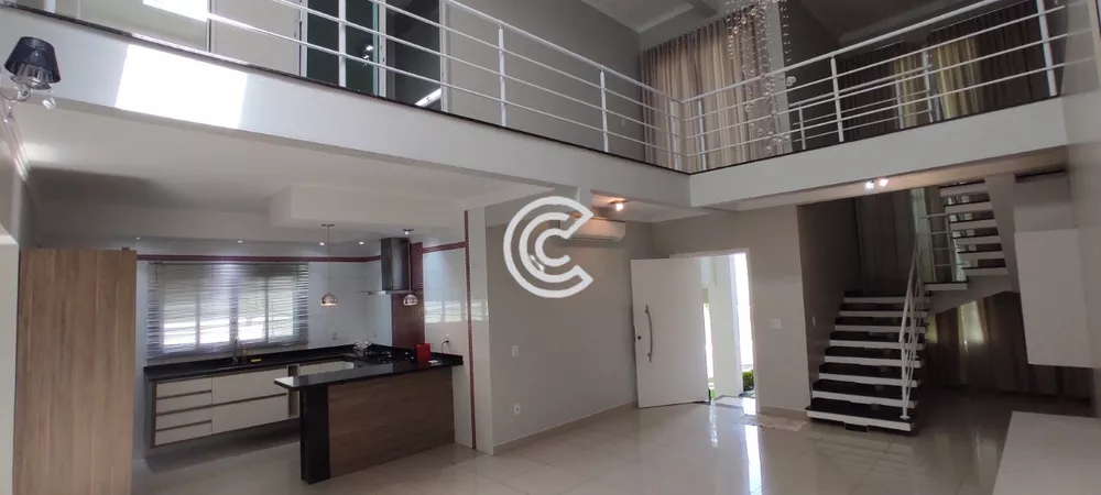 Casa à venda com 3 quartos, 300m² - Foto 2