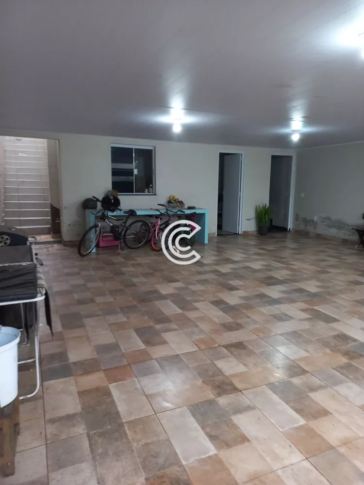 Casa à venda com 3 quartos, 130m² - Foto 2