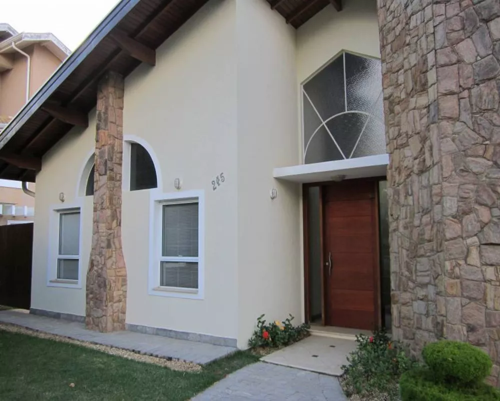 Casa à venda com 4 quartos, 700m² - Foto 1