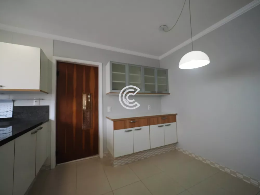 Apartamento à venda com 4 quartos, 226m² - Foto 3