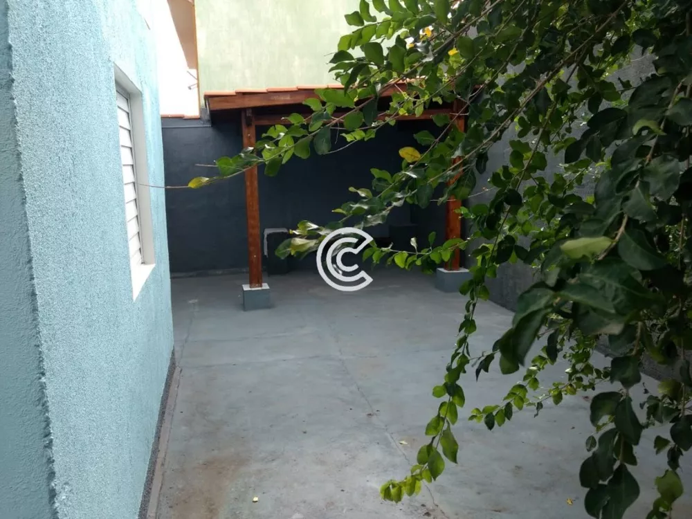 Casa à venda com 3 quartos, 200m² - Foto 2