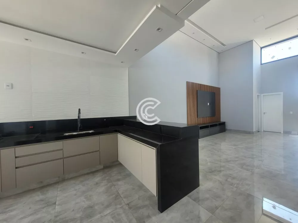 Casa à venda com 3 quartos, 197m² - Foto 4