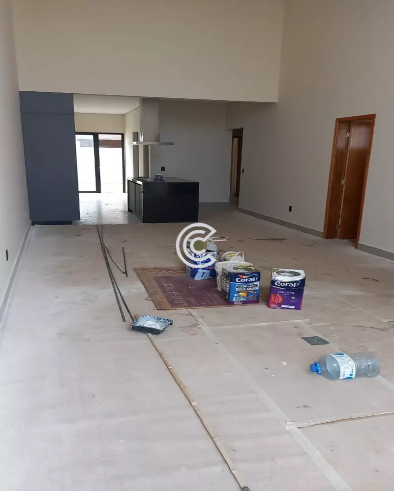 Casa à venda com 3 quartos, 250m² - Foto 2