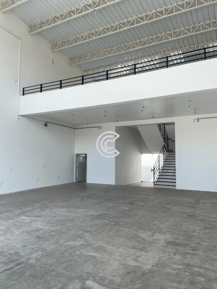 Depósito-Galpão-Armazém para alugar, 305m² - Foto 1