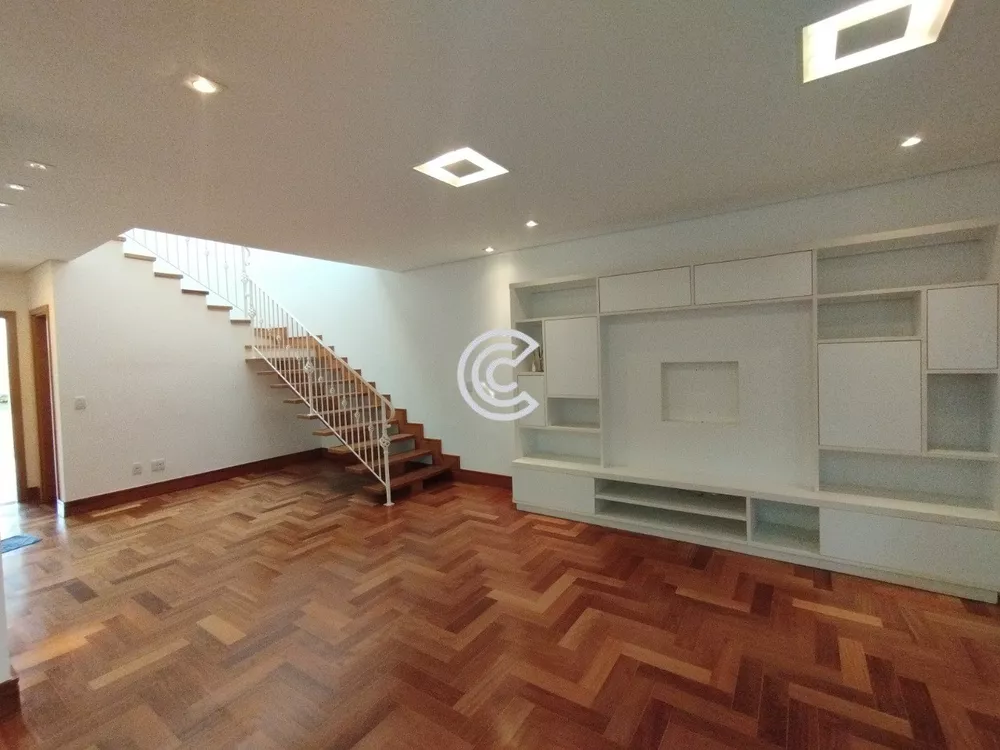 Casa à venda com 3 quartos, 202m² - Foto 2