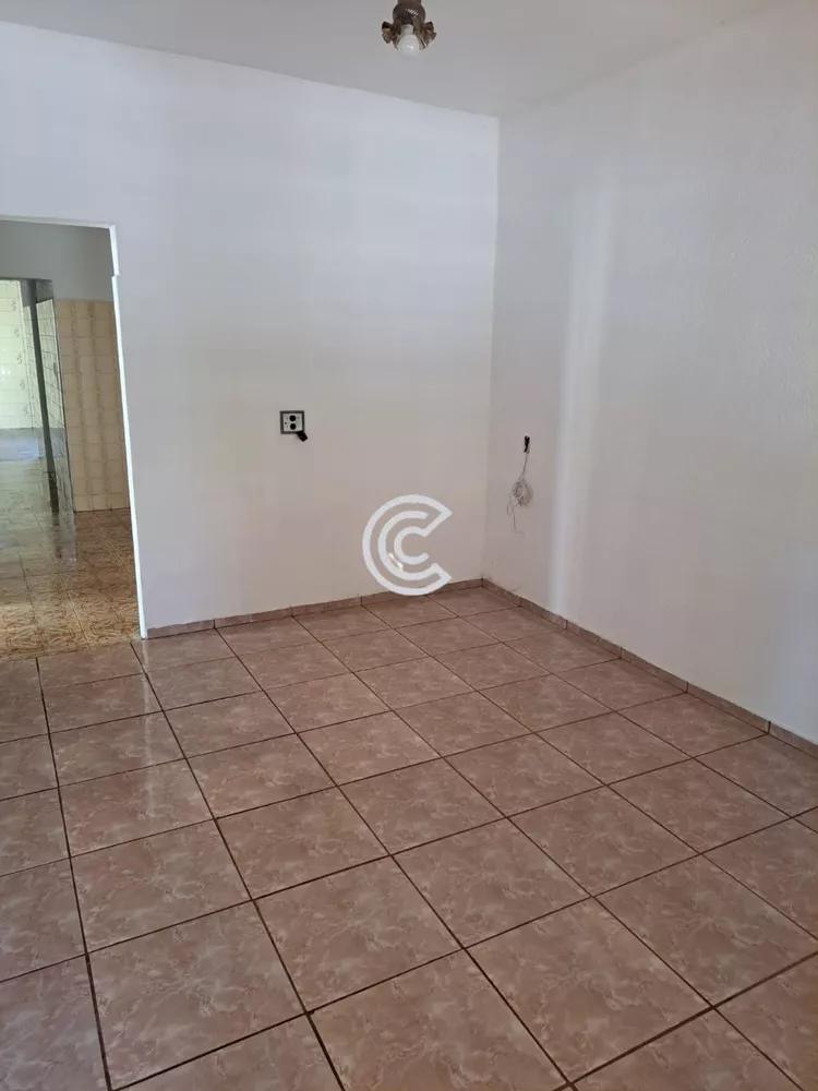 Casa à venda com 2 quartos, 313m² - Foto 3