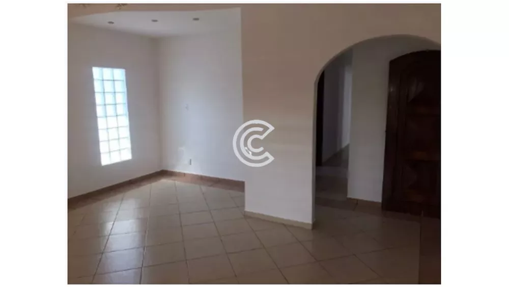 Casa à venda com 3 quartos, 250m² - Foto 4