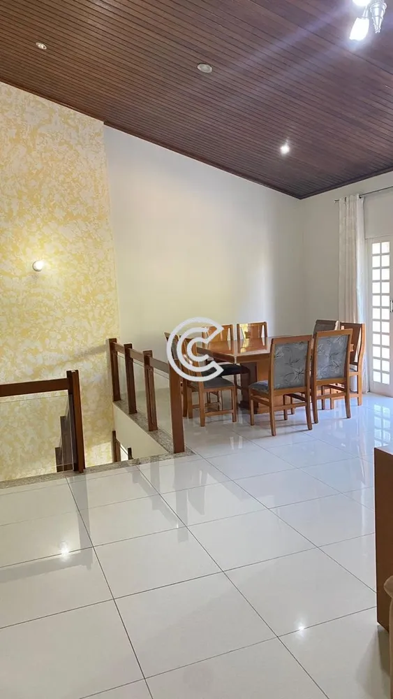 Casa, 3 quartos, 230 m² - Foto 2