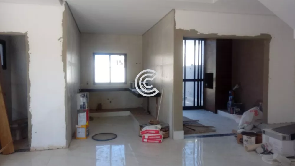 Casa à venda com 3 quartos, 136m² - Foto 3