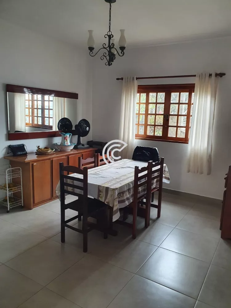 Casa à venda com 3 quartos, 305m² - Foto 2