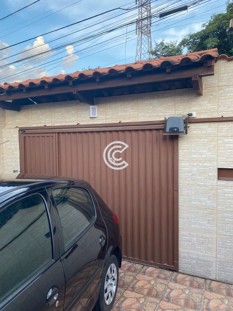 Casa à venda com 3 quartos, 250m² - Foto 3