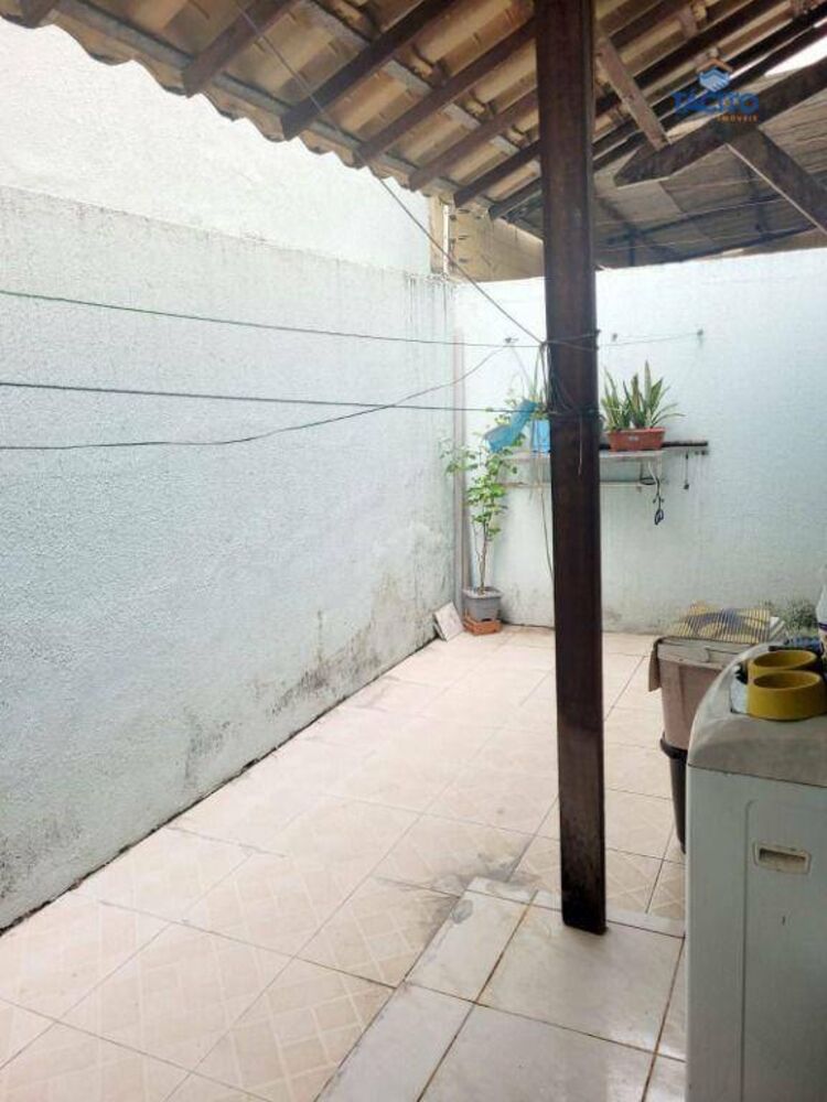 Casa à venda com 3 quartos, 90m² - Foto 3