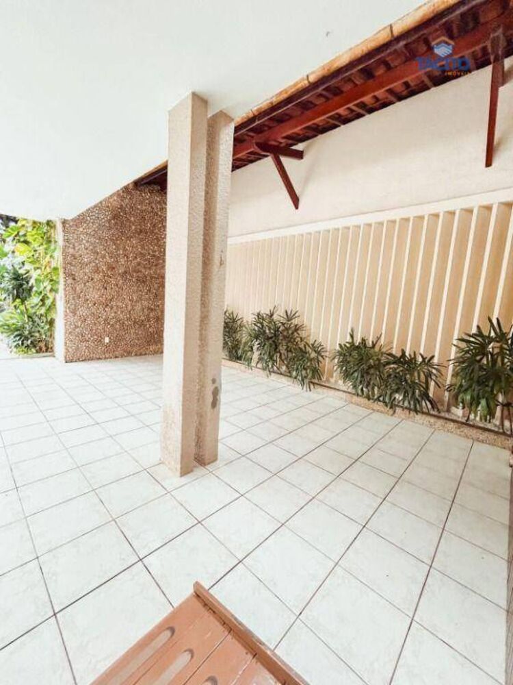 Casa, 5 quartos, 390 m² - Foto 4