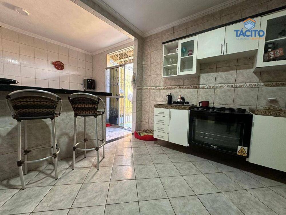 Casa à venda com 4 quartos, 140m² - Foto 8