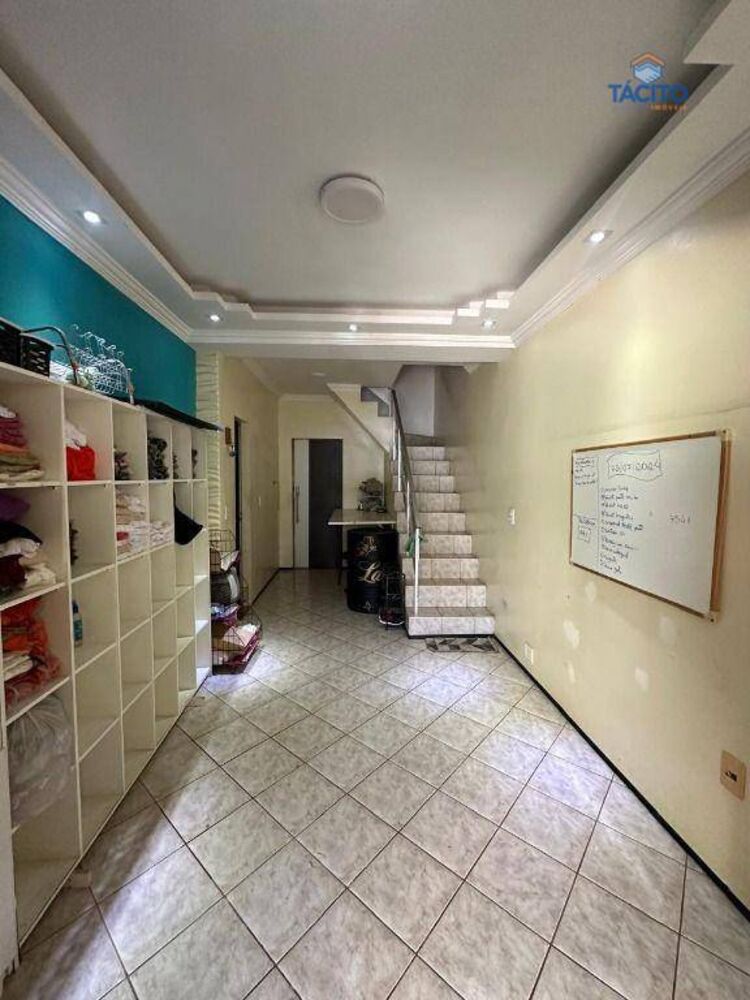 Casa à venda com 4 quartos, 140m² - Foto 4