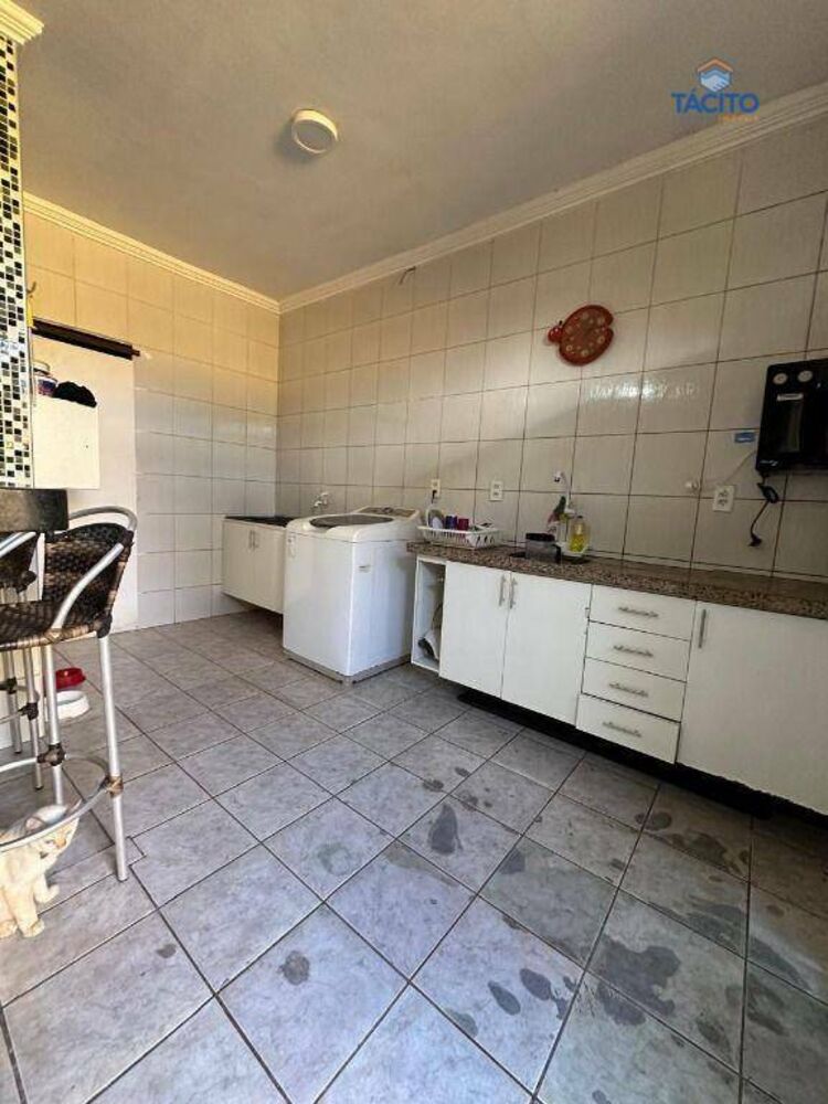 Casa à venda com 4 quartos, 140m² - Foto 9