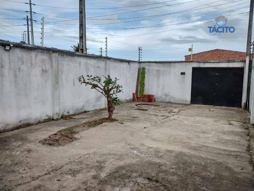 Casa à venda com 2 quartos, 76m² - Foto 1