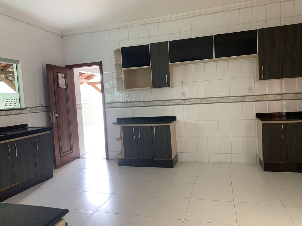 Casa de Condomínio para alugar com 4 quartos, 450m² - Foto 27