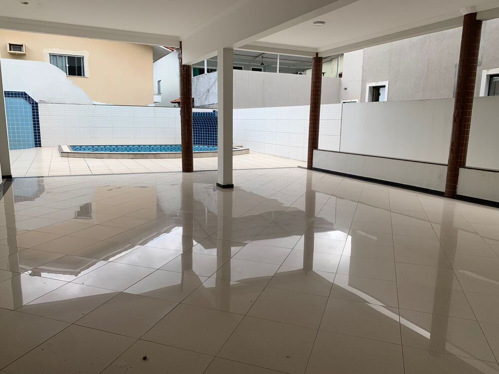 Casa de Condomínio para alugar com 4 quartos, 450m² - Foto 1