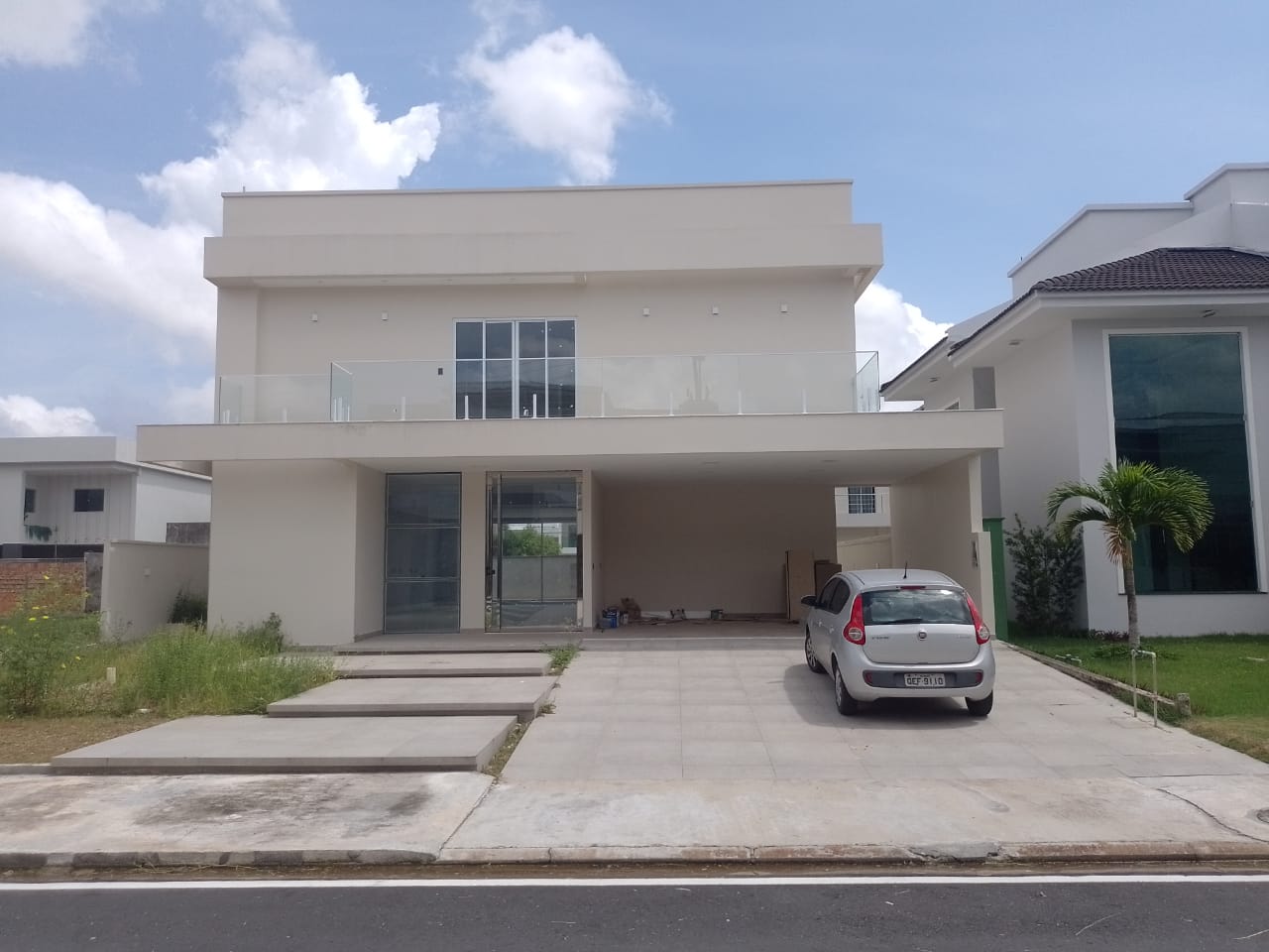 Casa de Condomínio à venda com 4 quartos, 450m² - Foto 1