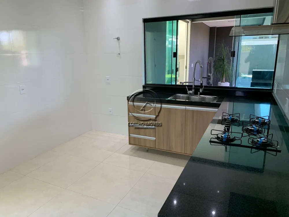 Casa, 3 quartos, 268 m² - Foto 1