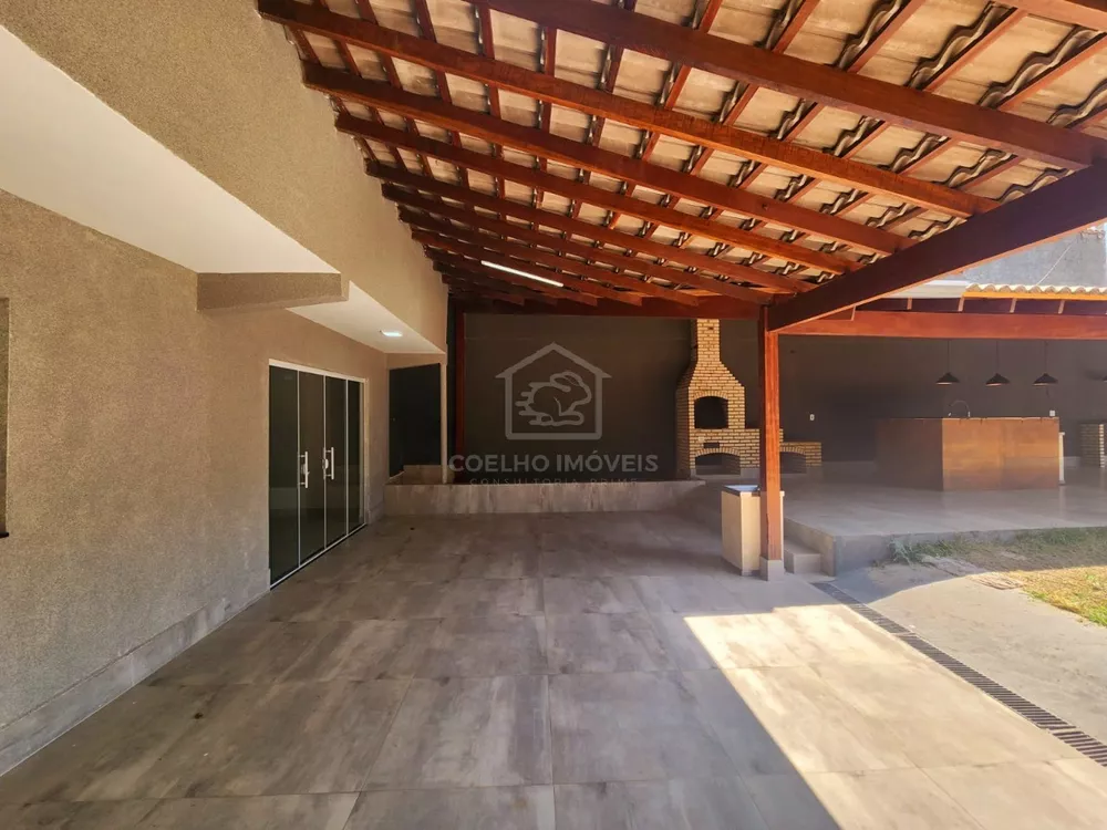 Casa à venda com 4 quartos, 300m² - Foto 2